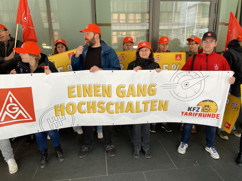 Tarifeinigung: Mehr Geld für Beschäftigte im Kfz-Handwerk im Osten