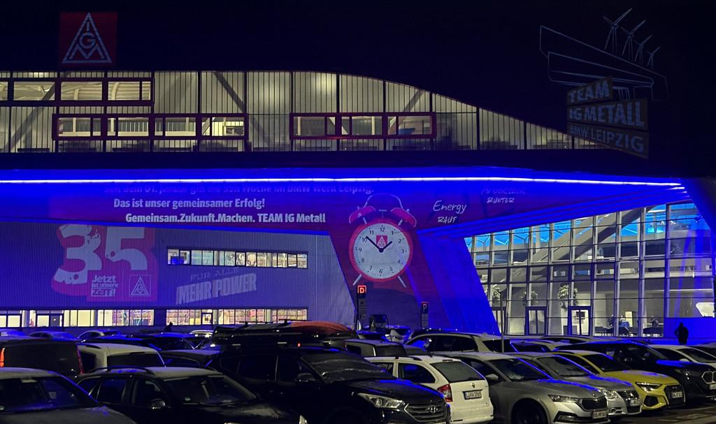Aktion der IG Metallerinnen und Metaller bei BMW in Leipzig. 
