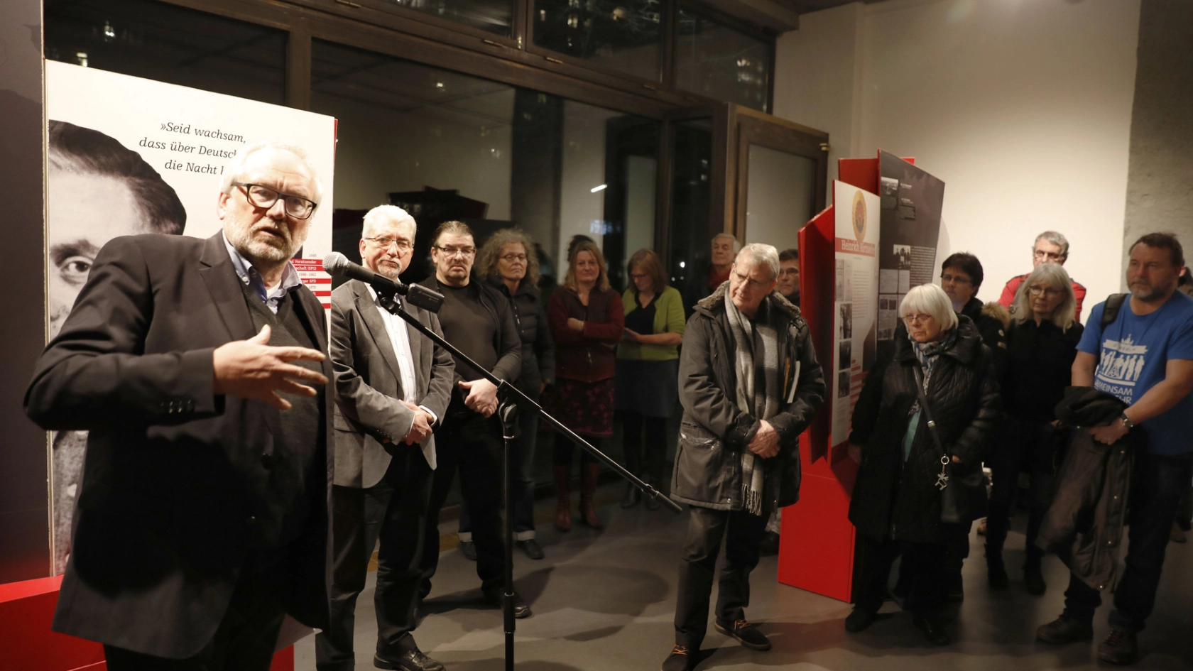 Ausstellung "Seid wachsam"