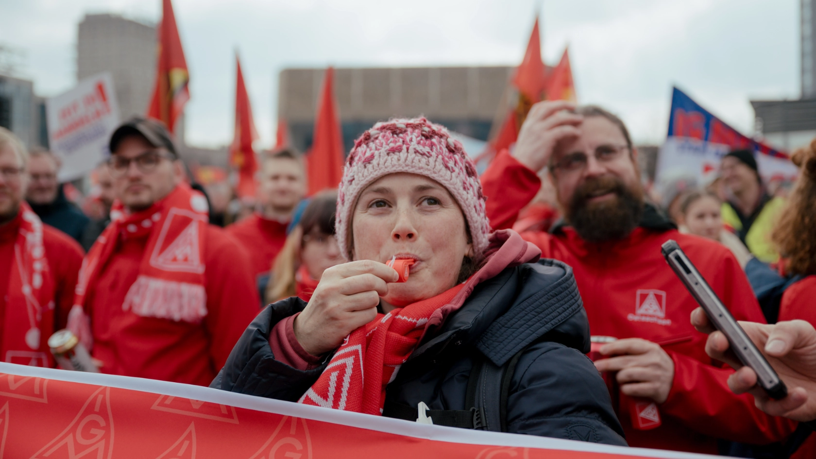Zukunft statt Kahlschlag in den Betrieben. Offensive Politik für die Industrie. Soziale Sicherheit im Wandel.