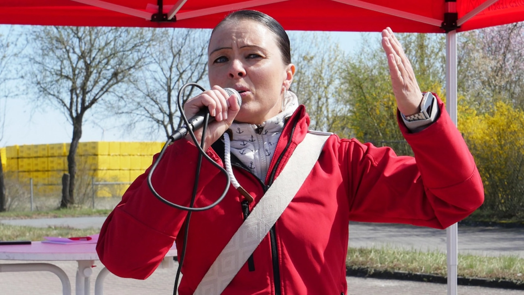 Rote Karte für Textil-Arbeitgeber