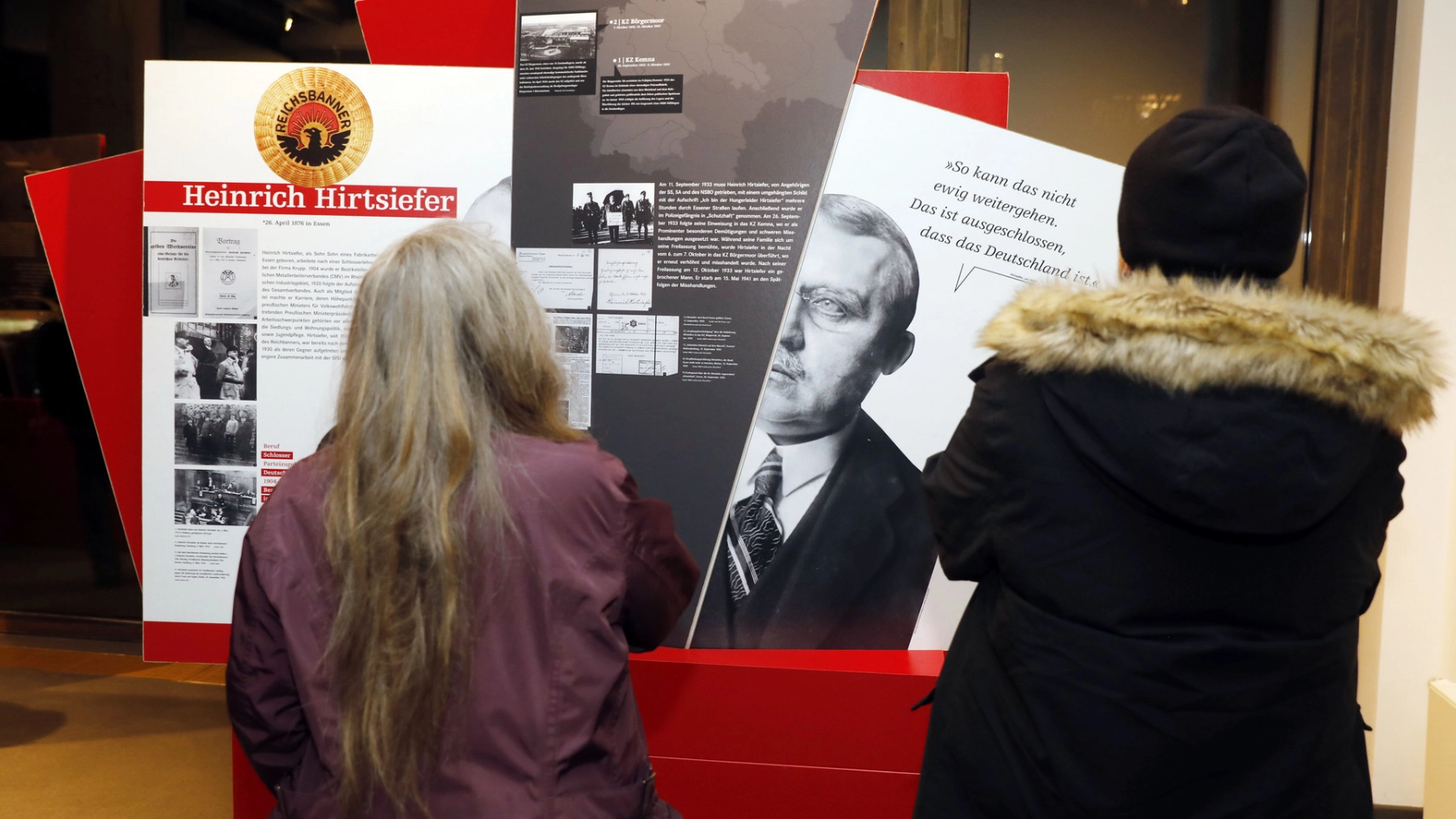 Ausstellung "Seid wachsam"
