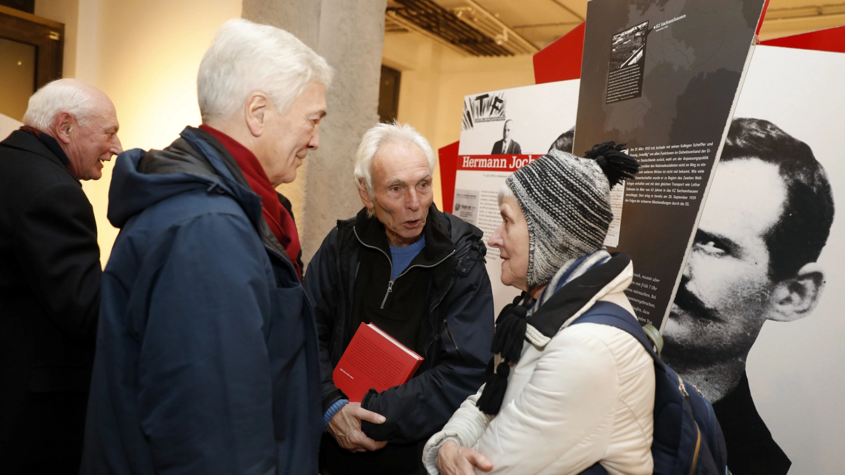 Ausstellung "Seid wachsam"