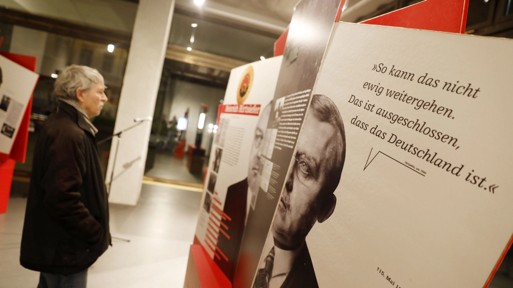 Ausstellung "Seid wachsam"