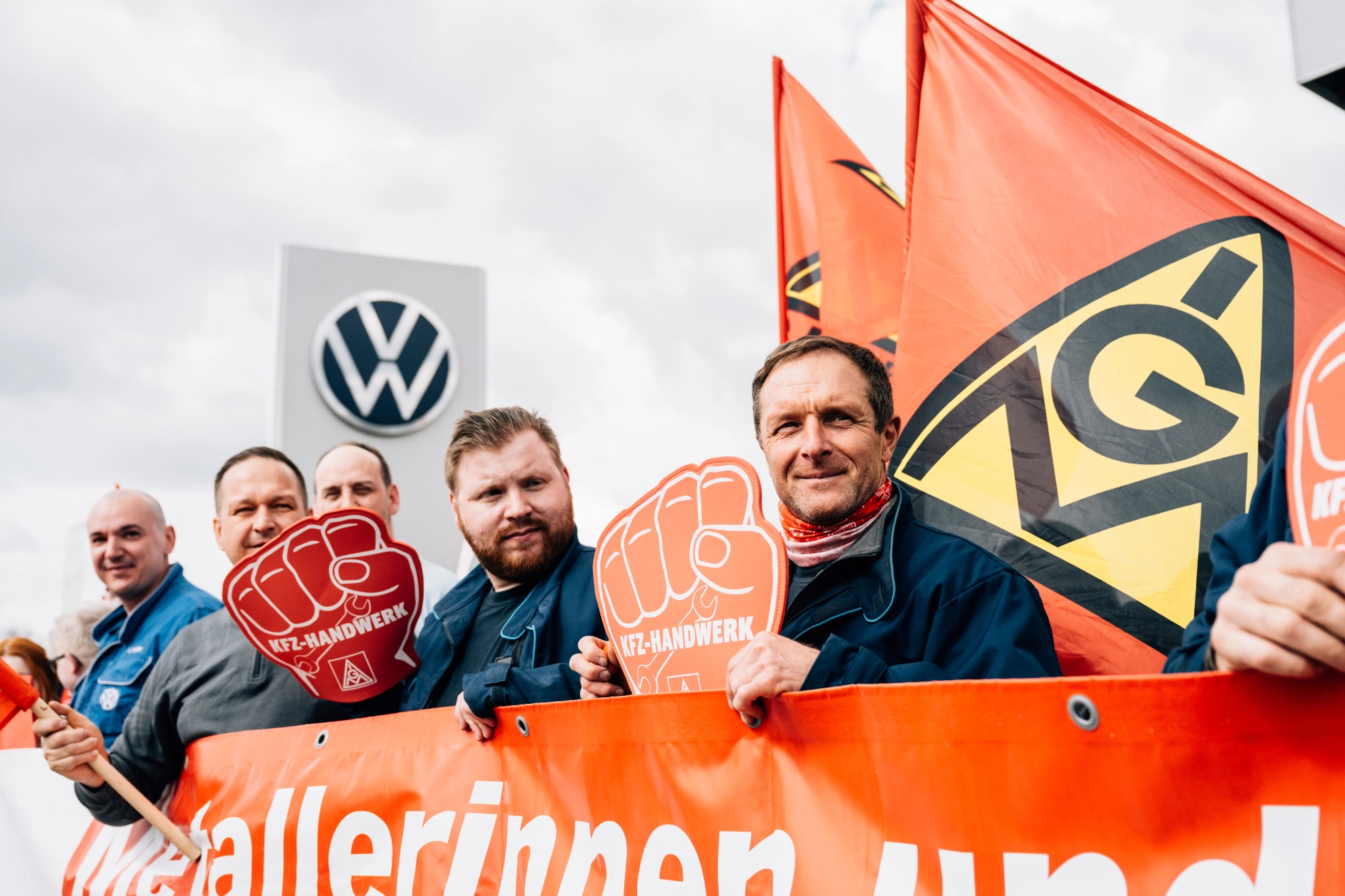 Warnstreik in der VW-Niederlassung Leipzig, Merseburger Straße
