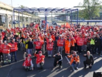 Tarifrunde Eisen und Stahl: Warnstreik bei Arcelor Mittal in Eisenhüttenstadt/Brandenburg