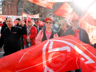 Am 08.11.2022 hat die IG Metall zu einem Warnstreik zur Metall- und Elektroindustrie-Tarifrunde 2022 in Berlin aufgerufen.