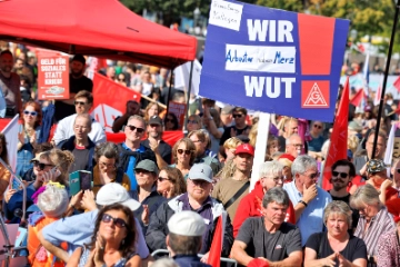 175.000 demonstrieren gegen Sozialabbau