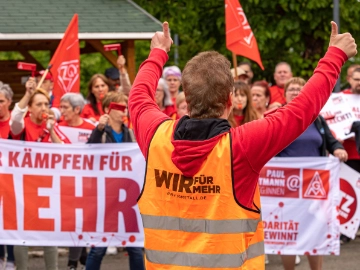 Textilindustrie Ost: Beschäftigte fordern 5 Prozent