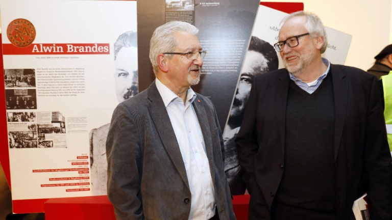 Ausstellung "Seid wachsam"