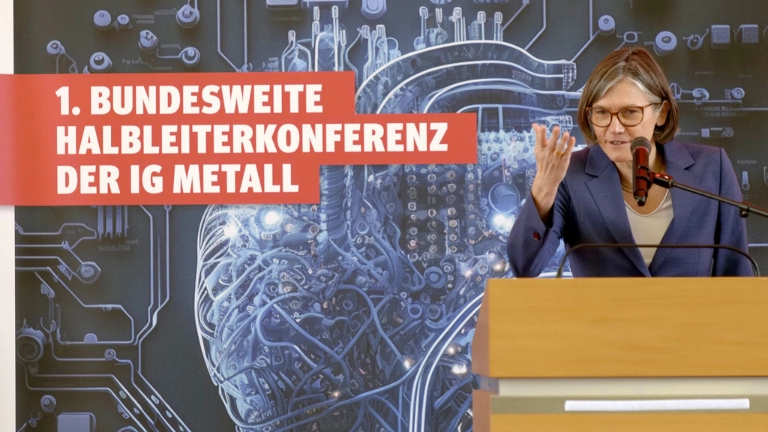 Christiane Benner, Erste Vorsitzende der IG Metall, eröffnet die Halbleiterkonferenz in Dresden.