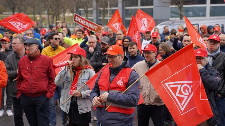 Sicherheit für die IAV-Beschäftigten: Kundgebung in Berlin. 