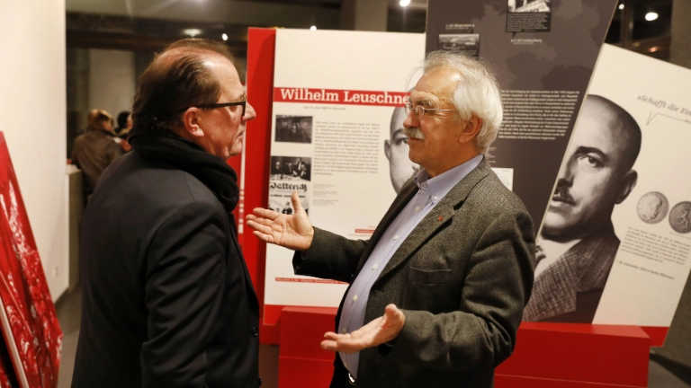 Ausstellung "Seid wachsam"