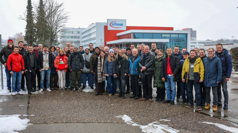 Eine Besichtigung bei Infineon in Regensburg war wichtiger Teil der Halbleitertagung.