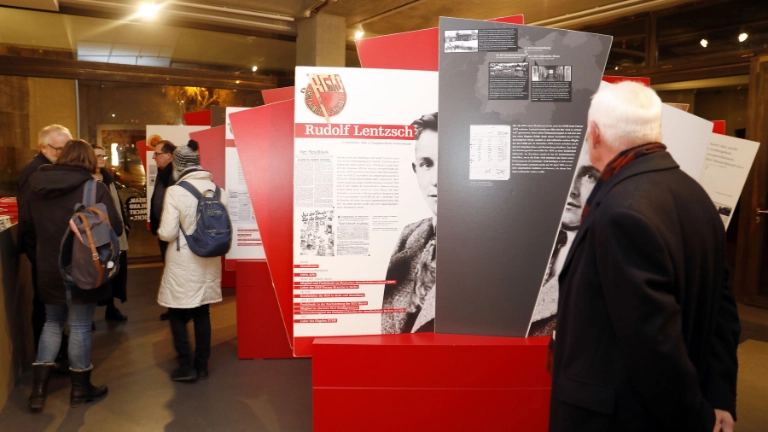 Ausstellung "Seid wachsam"