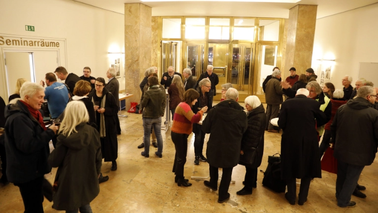 Ausstellung "Seid wachsam"