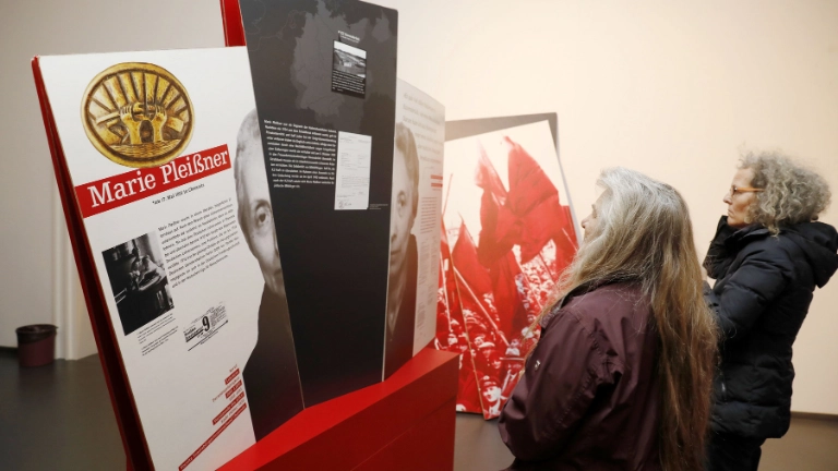 Ausstellung "Seid wachsam"