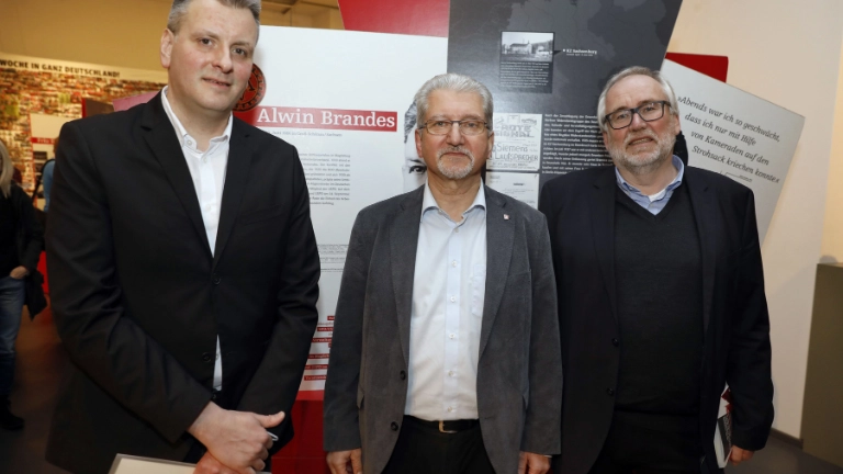 Ausstellung "Seid wachsam"