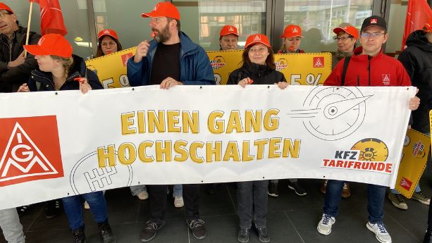 Tarifeinigung: Mehr Geld für Beschäftigte im Kfz-Handwerk im Osten