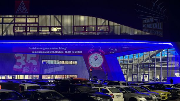 Aktion der IG Metallerinnen und Metaller bei BMW in Leipzig. 